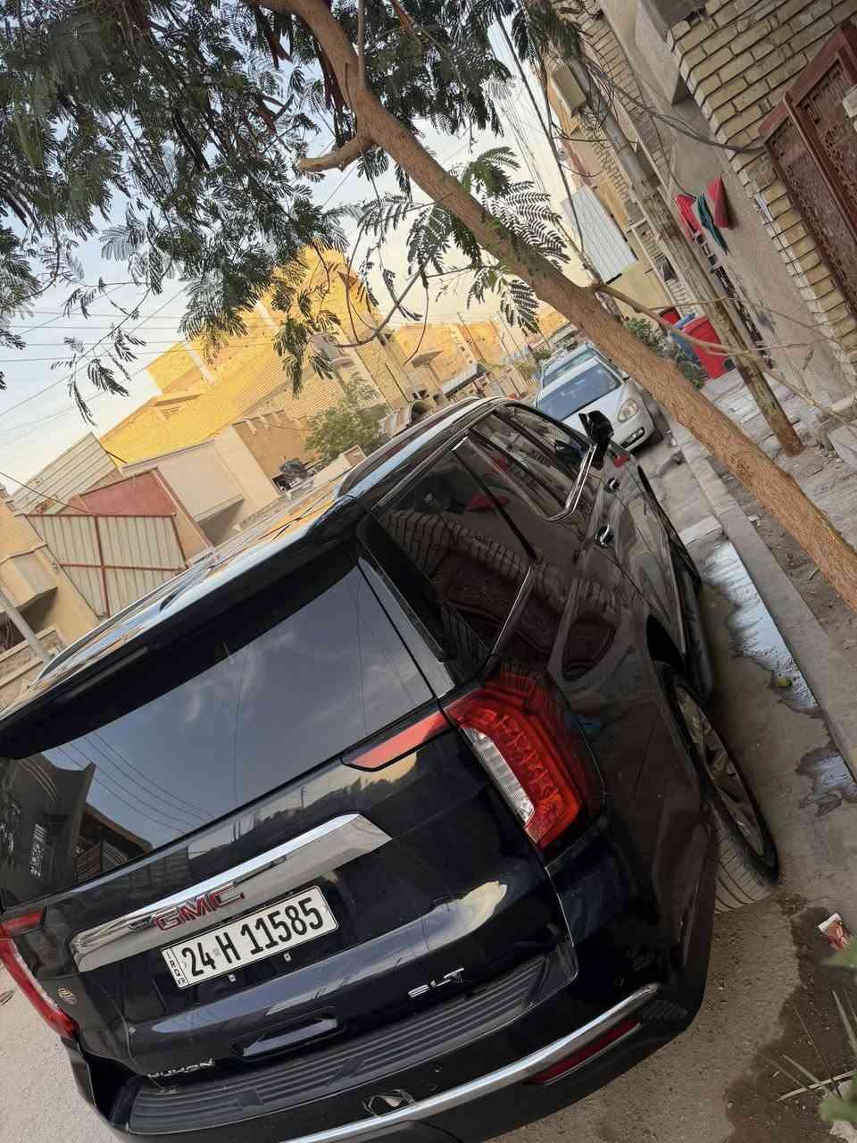 جمسي يوكن
السياره ورد امريكي 
موديل ٢١
كلين 
السياره لون حبري طوخ 
يعني بليل تباوع عليها سوده عبالك 
السياره كلش جديده وفوول 
رقم دوهوك تحويل ثاني يوم 
***********
السعر ٤٢وبيها مجال 
بيع فقط بدون مراوس 
مكاني بغداد الشعب
