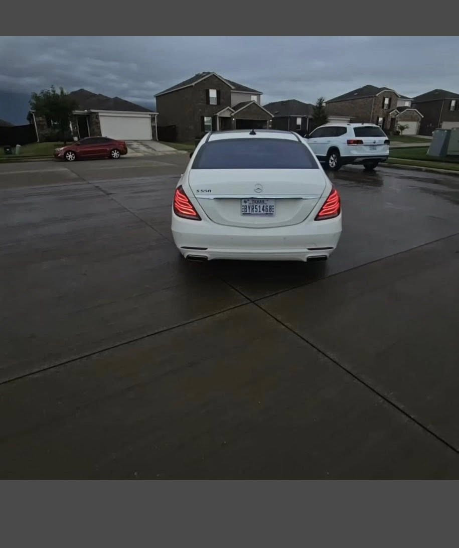 لاصحاب الكتب الخاصه  (كتب الضباط ) 
مرسيدس S550
موديل 2015 
كلين تايتل 
بيع مباشر ب 139 ورقه فقط
***********
