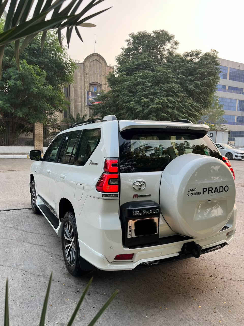 السلام عليكم 
 بعد التحية والاحترام

برادو 2022  TXS خليجي شركه  جيهان تيوتا العراق ضمان ساز 

6 سلندر  4000  سياره كفاله عامه  لاصبغ ولا تبديل ولا شخوط  ولا بارد حتى الدعاميات كير مكينه  كله بشرط 
الموصفات 

سلايت 
بصمه
شاحن واير لس
كشنات جلد اصلي بلادي قرميدي 
كشنات اثنين كهرباء
مطفئه اماميه 
تشغيل عن بعد
ترحيب 
اناره هالوجين 
فور ويل 
دبل تانكي
اضوية ليزرية بالدوسه
مر ي شفط 
3 قطع تبريد
هوك
ثلاجه 
بخاخ لايت 
وباقي الموصفات المعروفه 
ماشيه 45  الف   حقيقي شرط الفحص  

كتلوكاتها وكاعياتها وبصماتها كلها وياها 
رقم اربيل بأسمي 
وبيها ضمان 5 سنوات او 100 الف كيلو 

السعر 448 وبيها   مجال

مكانها بغداد العامريه 

***********
