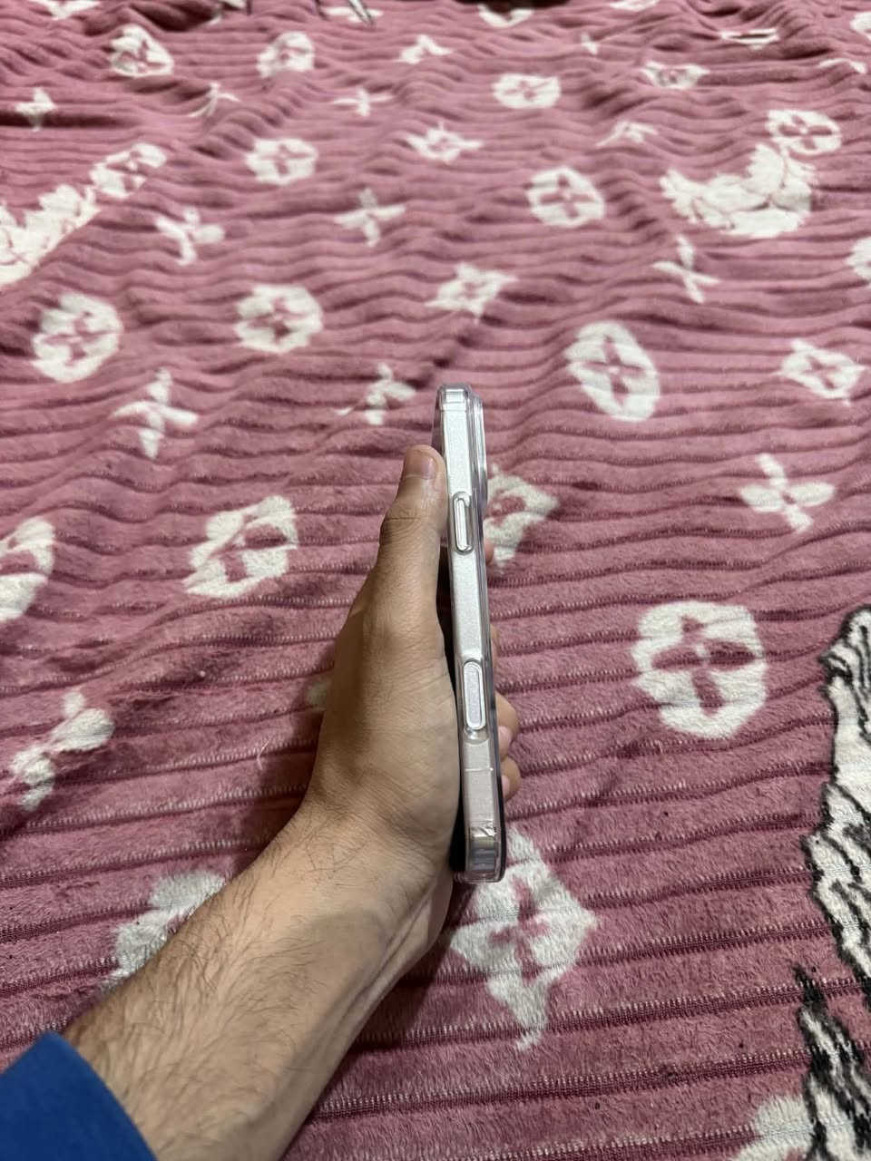 ايفون 16 برو ماكس اي ذاكره 512 ماستر عربي شرق اوسط بيع مراوس الوصف مهم بدل بورد الباقي كفاله السعر800 شراي يتصل***********
