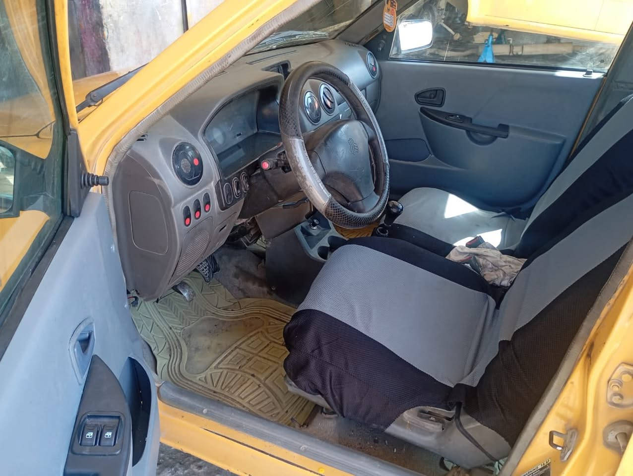 سلام عليكم سايبة 2012 رقم بغداد سنويه ل2028 كير محرك مكفول تبريد شغال تخم تاير جديد بيها مكانات صبغ وفطر شاصي وشويه خياسات يم الدوسه 

السعر 25 
مكاني بغداد ***********
