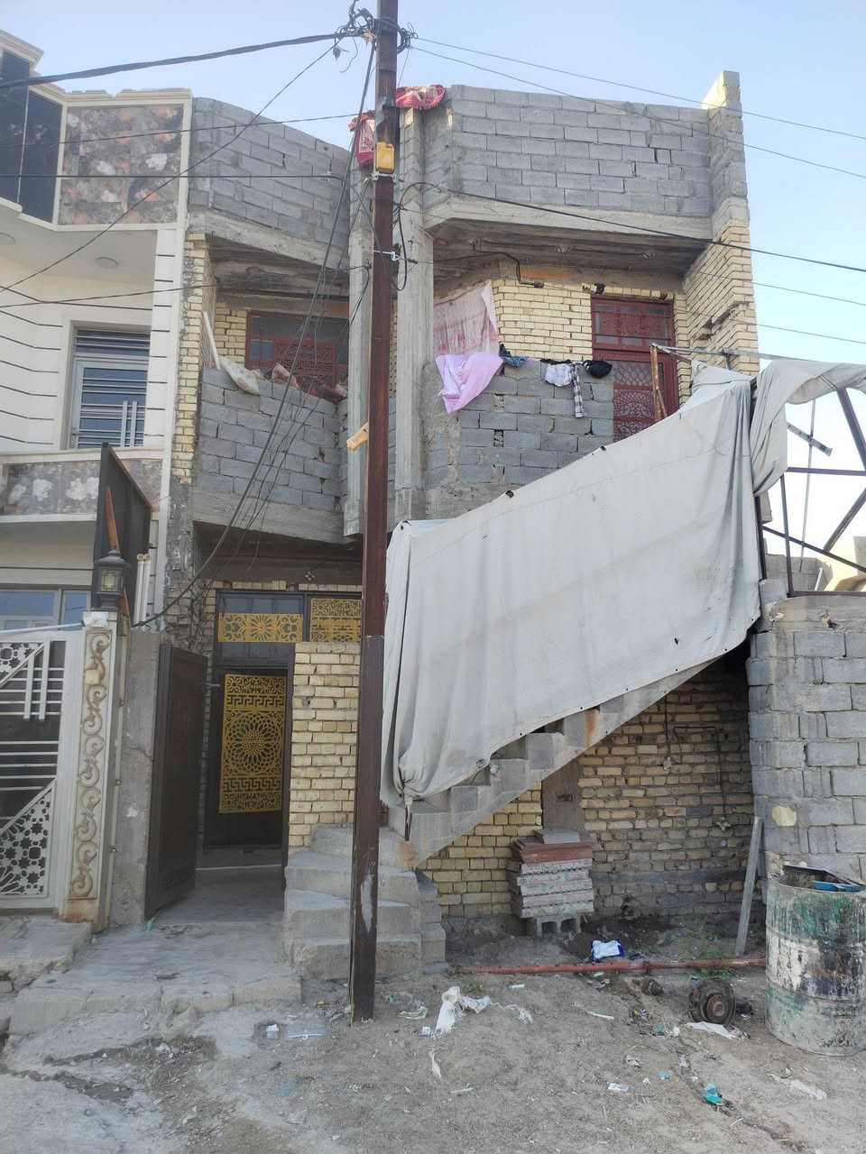 💎🔹مكـ✯͜͡المصطفى𝄠ـتب▪️💎

((بسم الله الرحمن الرحيم))
🏡     🏘      🏚 

السلام وعليكم   

🏡     🏘      🏚 

#يوجد مشتمل  _طابقين_للبيع مقابيل حديقة 

#العنوان  الفلوجة 
#المنطقة حي الشهداء  // مقاطعة 27 الف
قرب الاربعين مال حي الجامعة 

(((( ملاحظة )))) المجاري كاملة الكهربائيات كاملة باقي بس التقفيل   والماء بواري بيبي أر كلهن كاملات 
نقصة فقط سيراميك وبياض 

✅المساحة : 125م
⬆️ الوجة : 6 وربع م
🏞️النزال : 20م
 
غرف عدد 3
استقبال 
صالة
مناور
مطبخ
صحيات
                       #بناء 🧱 : طابوك 
      
     #شارع 🏞️⬆️⬆️ : 8م × 8م  كامل الخدمات من تبليط اسواق مدارس 

  #السعر_محدد_من_قبل_البائع 
    
        
        ⚖️⚖️   نوع الملك : طابو صرف تحويل مباشر  🏙 

            #السعر💰💸:  155 مليون وبي مجال

............................................................... 
.............................................................. 
#بيع_وشراء_الدور_السكنية_والزراعية_العقارات_في_مدينة_الفلوجة #مكتب_الرافدين_للعقار_بيع_وشراء_العقارات_بسعر_مناسب
#عقارات_الانبار_الفلوجة الأراضي السكنية والزراعية وكافة

 العقارات🏘️🌐Anbar Fallujah_ الانبار الفلوجة🌐.

       ((««نستقبل هواتفكم على لارقام التالية»»     
       {{  © المحامي ياسين رافع العيساوي ©}}           

***********   واتساب + اتصال 
***********    اتصال هاتفي كورك + واتسا
