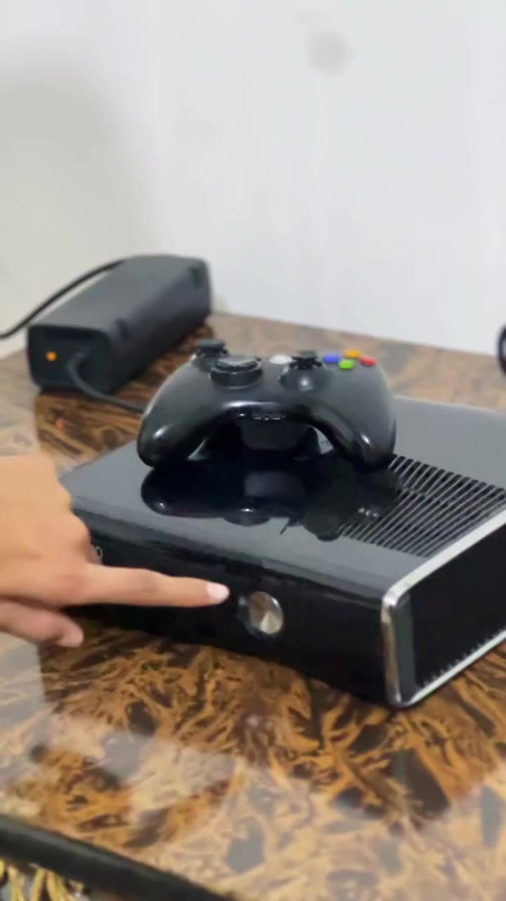 السلام عليكم اكس بوكس 360 للبيع بي 60 لعبه جهاز نظيف وتوصيل للجهاز مجاني بغداد فقط الرقم *********** السعر 90الف
