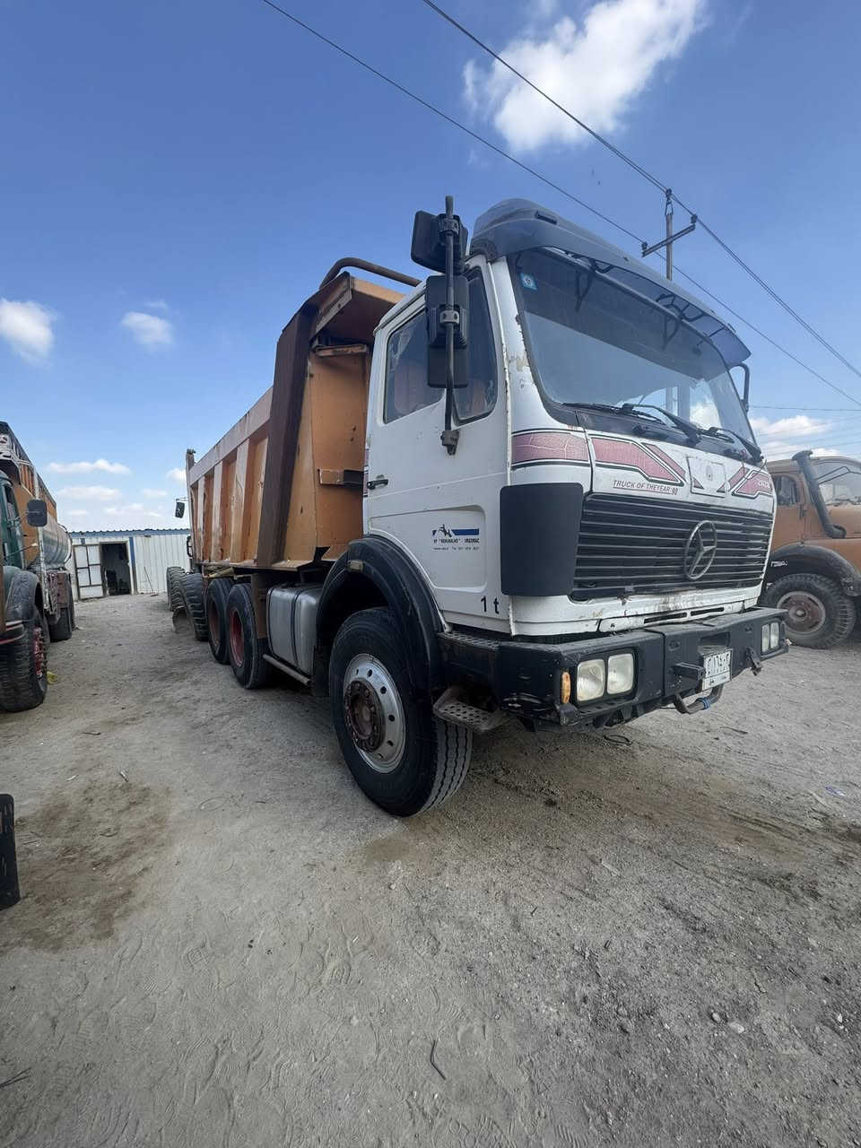 سلام عليكم البي موديل 86 مكينه 28 مجموعه نص جيئف شاصي غير مكفول   رقم هاتف ‭0778 040 1924‬ /‭.                           ‭0782 725 2941‬
