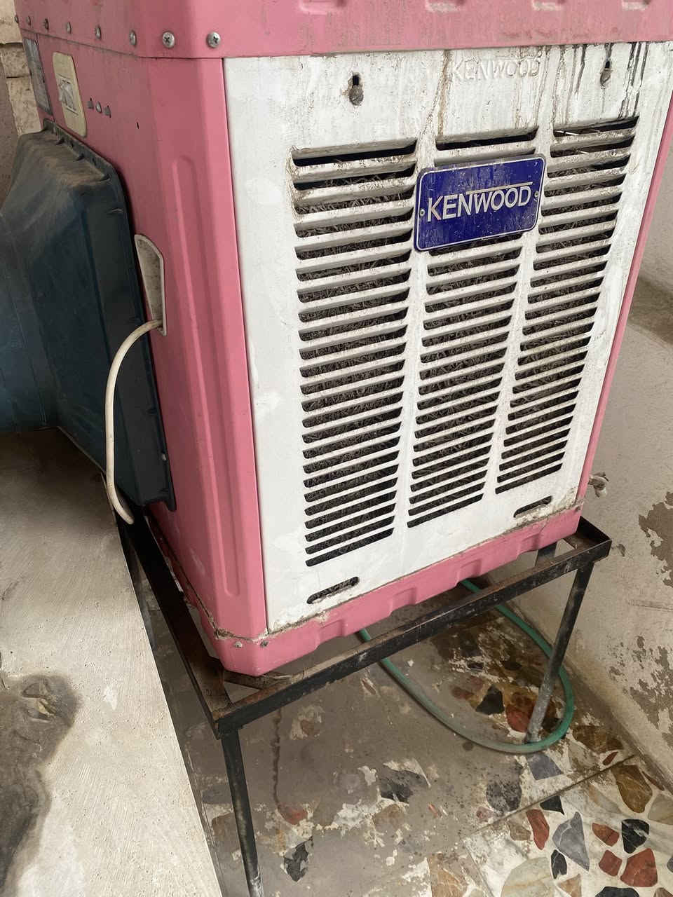 سلام عليكم مبردة للبيع ماركةكنود عنوان الامين الثانية *********** نظيفة كلش ستعمال قليل
