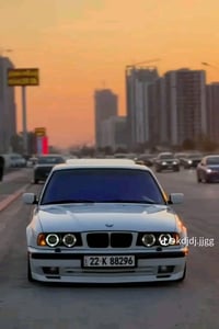 بضاعتي عبارة عن سيارة بيضاء من نوع BMW، تتميز بتصميمها الرياضي والأنيق...