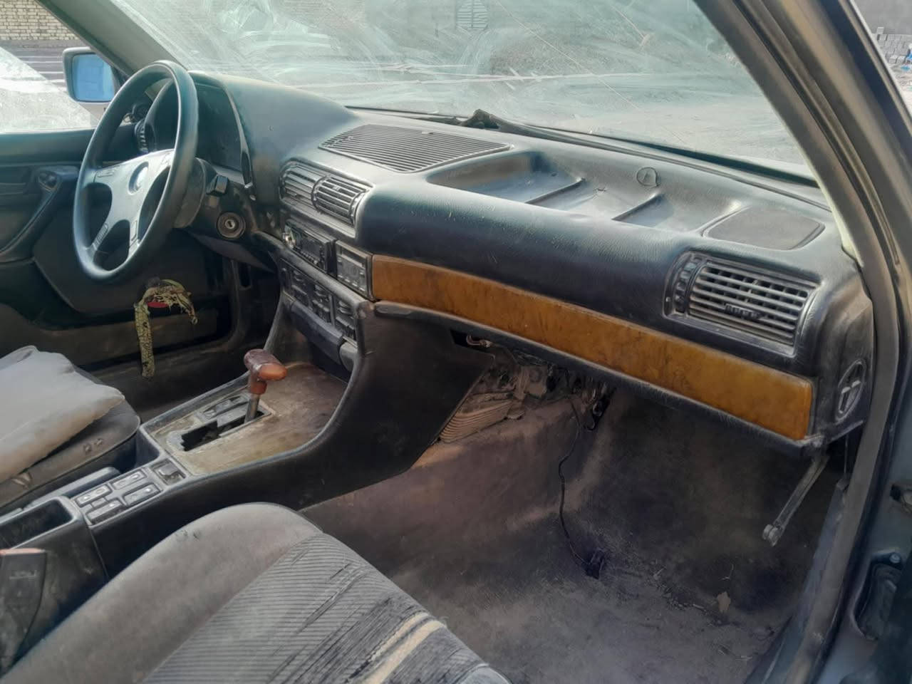 سلام عليكم
سياره BM735 رقم بغداد دولي سنويه ل 2030 مكينة فيفتي مكاني ناصريه بيع او امراوس ***********
