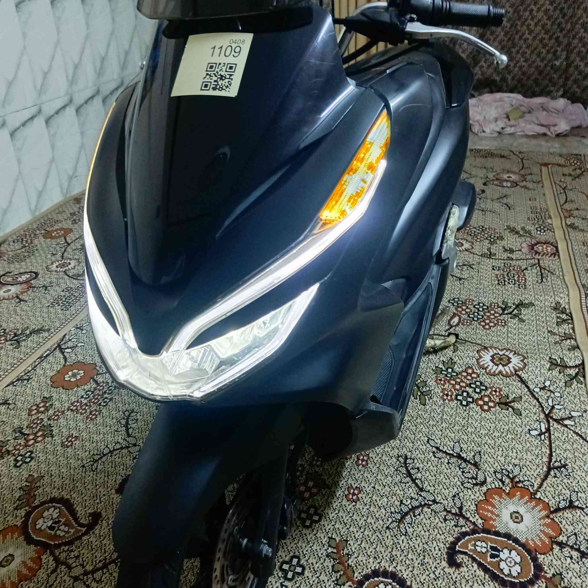 سلام عليكم دراجه بيسي اكس كوري  جيل ثالث مكفوله كفاله عامه مكينه نضيفه مال رمبه كلشي بيه شغال كهربائيّ مكينه مامفتوحه بس حساس زدحام وستاند فيشه مشلوعه بس شكله ويشتغلن علمود سلف يطول عمره دراجه خير من الله مكينه وكفرات رايده ب١٤وبيه مجال مكاني بغداد مدينة الصدر يم جامع المصطفى واسف عل اطاله.
***********
