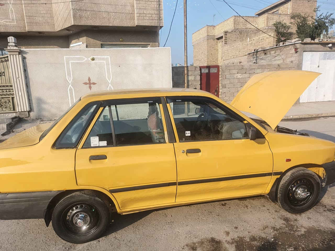 سلام عليكم  سابيا مديل 2012 سياره  معمره حزام رقم بغداد دولي سعر 28بي مجال***********
مكان بغداد  معامل بستان سامي
