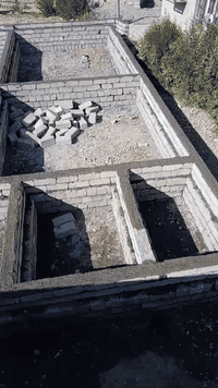 سلام عليكم كادر بناء درجه اوله شغل جدام عينك الستفسار التصال ***********
