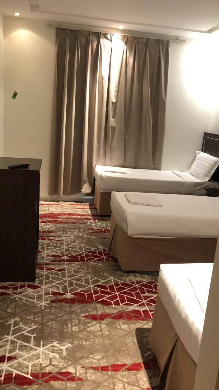 عمرتين في رحلة واحدة عمرة رمضان وعمرة شوال الرحلة يوم 15 رمضان العودة يوم 5 شوال
طعام المعتمر الخاص به يدخل للسعودية
+وجبات خاصة سحور وافطار الطريق 
#اخر_يوم_استلام_الجوازات_يوم_السبت 
#للأتصال_واتساب 
***********
 عرض عمرة أواخر شهر رمضان المبارك
📍 السكن في منطقة الششة – مكة المكرمة..
السعر (650 دولار) شامل جميع الخدمات عدا الطعام 
باصات خاصة بالفندق تنقل المعتمر من الفندق لمكة المكرمة 
🏨 الإقامة في فندق أبراج رابية الحجاز
✅ موقع مميز وقريب من الخدمات
✅ غرف مريحة ومكيفة
