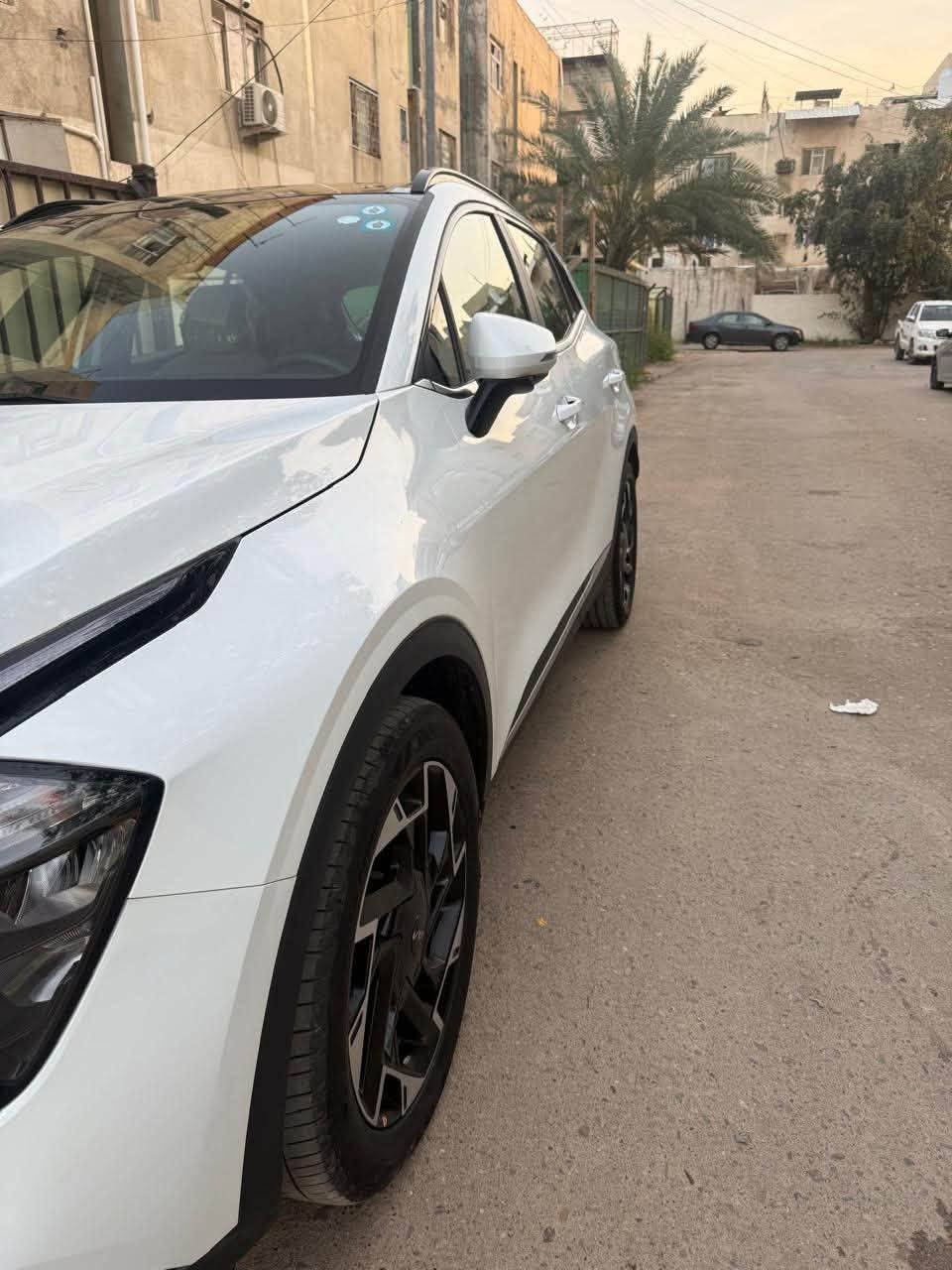 سلام عليكم كيا سبورتج 2025 خليجي 
فول مواصفات من عدا الكشنات مخمل 
بانوراما 
تدفئه كشنات وستيرن 
شفتات ستيرن 
رادار بل مري 
حساسات امامي خلفي 
ماشيه 6700 كيلو 

رقم بغداد ب اسمي تحويل ثاني يوم 

ملاحظه// بيه شخطين شخطوه خوش عالم 

مكانه بغداد شقق زيونة 
***********
