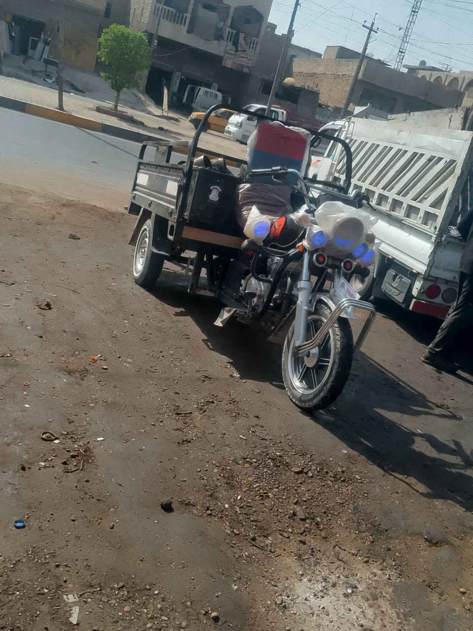 السلام علیکم ستوته للبیع جاهزه کفاله عامه رقم وسنویه بسمی مال بلال السعر 3700 وبیهه مجال قلیل المکان حی اور رقمی ***********
