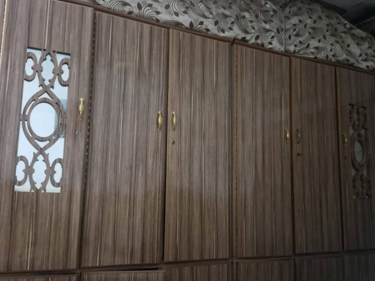 كنتور ٦ ابواب طابق اول  +جمخانة من ضمنه هم ٦ابواب طابق ارضي
نضيف
يعني قطعتين


**إذا كنت صاحب هذا الإعلان وتريد حذفه لأي سبب، رجاءا أرسل رسالة إلى الدعم الفني**