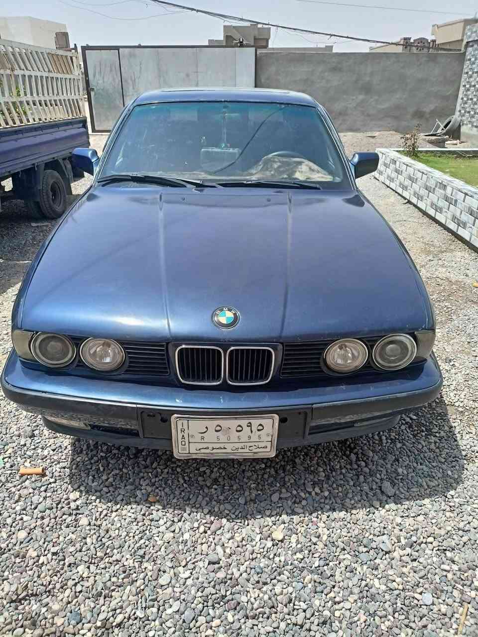 السلام عليكم520 BMWللبيع موديل 91 السياره كير ومحرك شرط كير عادي  محرك فل كهربائيات كلها شغاله تخم تاير صدر جدد السياره مصبوغه للجماليه  بدون  خياس و بدون ضربه مسجل شاشه لايت زينون اصلي باتري جديد رقم صلاح الدين الماني السعر38 وبيها مجال قليل الشراي *********** متواجد عالفيس مكاني كياره
