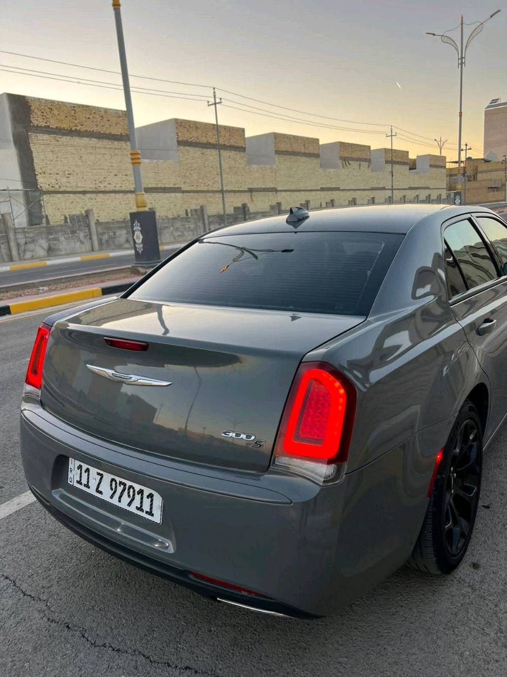 اوباما كرايسلر موديل 2019 300S
مكفولة بدون صبغ الحادث مرفق في الصور السيارة جديدة 
السيارة هزة وسنويه جديدة مابيه اي نقص كاملة 
