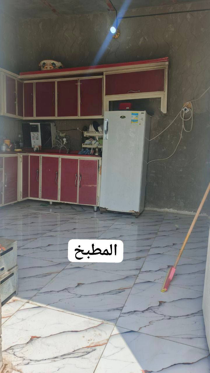 بيت للبيع السعر 24 قفل  مساحة 200 و20متر
نوع العقار منطقة زراعية مكاتبة 
وره الگراج الجديد ـ حي الصناعي ـ قرب الجسر الاحمر 
يحتوي ع غرفتين وصالة ومطبخ واستقبال وصحيات وممر ع طول البيت 
عالي عن الشارع 
والتفاصيل موضحة بالصور 
فقط الشراي يتصل ويجي يشوفه بالواقع *********** بي واتساب للاستفسار
