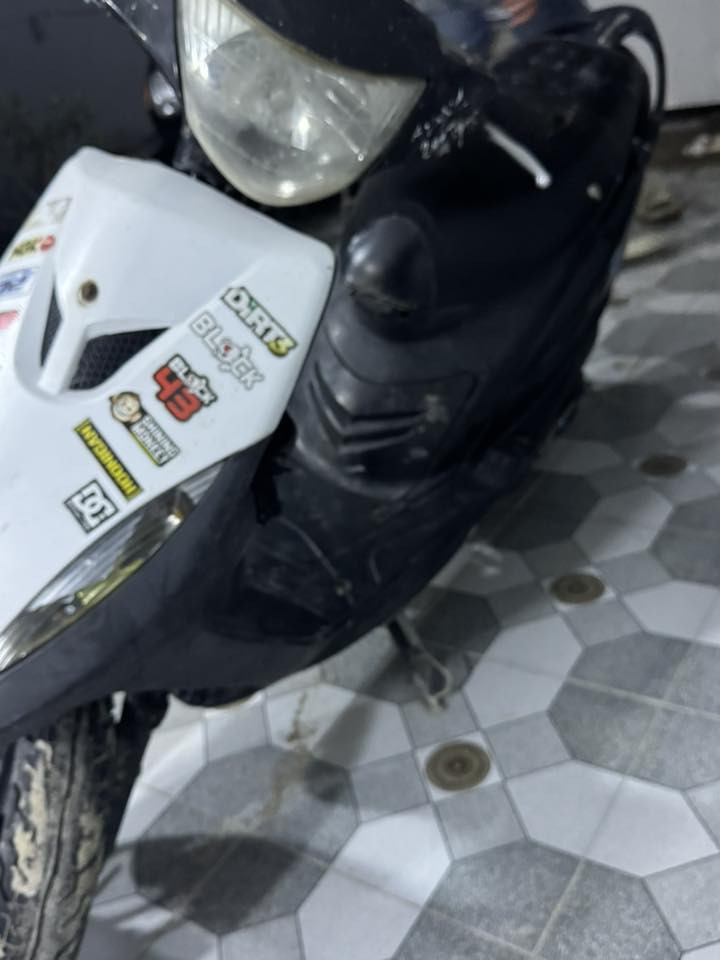 سلام عليكم ماكس عدلا للبيع مكينه 49 سلف بلادي كابريتر جديده تايرات جديده كهربايات كلا شغال يرادله بس كلج امامي وكفر امامي اسود مكاني ديالا بعقوبه المفرك سعر 460 وبيه مجال قليل حك الجيه  محتاج ومستعجل علبيع***********
