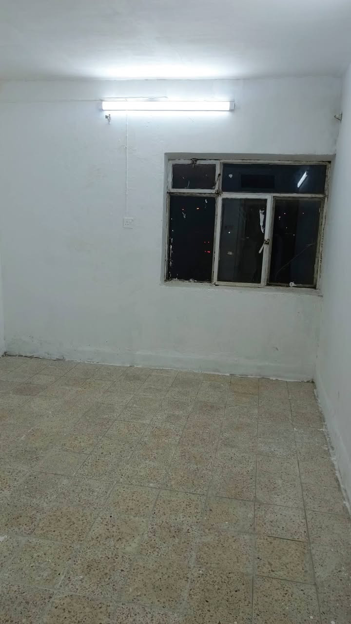 شقه للايجار شقق الإخاء طابق ثالث صاله 
غرفتين نوم حمام مطبخ بلكونه عدد 2 
للاستفسار  الاتصال على الرقم 
***********
***********
