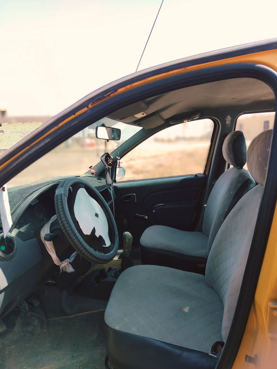 سلام عليكم رينو لوكان موديل 2009 السياره مكفوله عامه من ضرب القويه بس بيه خياسات ملكطات بقاي مكفوله تخم ترايات جديد محرك بلادي كير بلادي. السياره على بلاديه مالعوب بيه السنويه لل 2026/9/12 يلله تنتهي سعر السعر اتصال على هذه الرقم ***********
