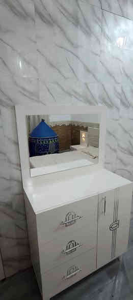 غرفه اخشاب للبيع مكاني نجف كوفه السعر 600 وبيها مجال. ***********
