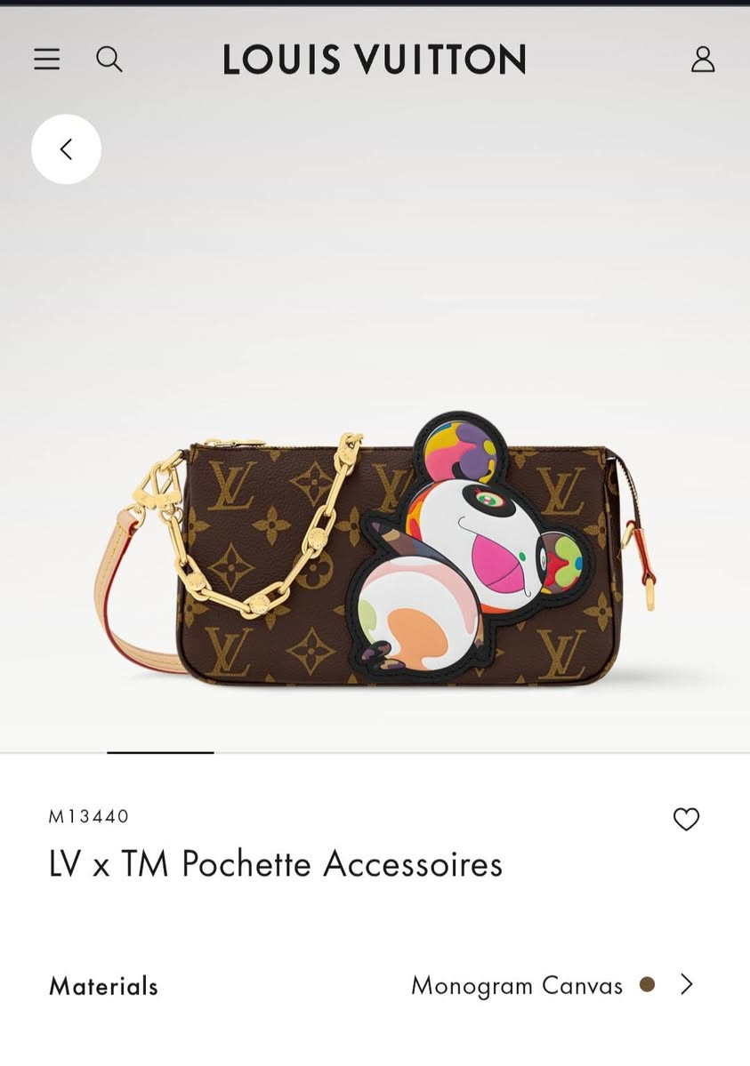 لأصاحب الذوق المتفرد المميز 💯 حقيبة لويس فويتون بالتعاون مع الفنان تاكاشي موراكامي (Louis Vuitton x Takashi Murakami Pochette Accessoires).

المواصفات والتصميم 
♦️النقشة: قماش مطلي بنقشة Monogram الكلاسيكية من لويس فويتون.
♦️التصميم الخاص: تتميز بطبعة ثلاثية الأبعاد لشخصية الباندا الكرتونية الشهيرة (Panda Chan) بألوان زاهية ومبهجة.
♦️البطانة الداخلية: تأتي ببطانة مصنوعة من المايكروفايبر بلون وردي فاقع جذاب (Hot Pink).
♦️الإكسسوارات: سحاب وإغلاقات معدنية مطلية باللون الذهبي.تعتبر هذه القطعة من الإصدارات الحصرية والمحدودة جداً للدار والتي تجمع بين الفخامة والفن المعاصر
.
.
الاعتماد كارت اسيا او تحويل سوبر كي 
#تابع_منشورات_الصفحه


**إذا كنت صاحب هذا الإعلان وتريد حذفه لأي سبب، رجاءا أرسل رسالة إلى الدعم الفني**