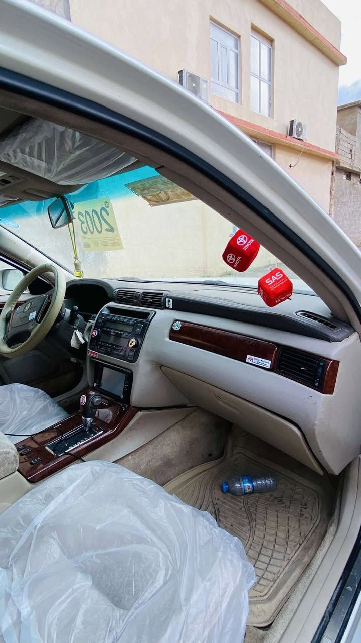 مه ليك برا وه. لوك ❤️‍🔥. 2003  يه.
گيرو مكيني به شرتي ١٠ فيتر.  ديفوري گه وره يه.  3. دووگمه يه  ناوزه رده. ده شپول. نجف. هيچي. پيوه نيه پشتو پيشي. كه پسه.  كريستاله.  سقفي. وه ك شوشه يه.  كوشين كاره. بايه سووكاني كاره. بايه. هه موو گياني به شرت. سعري ٣٨ گلاو. معمله.   ژ م   ***********
