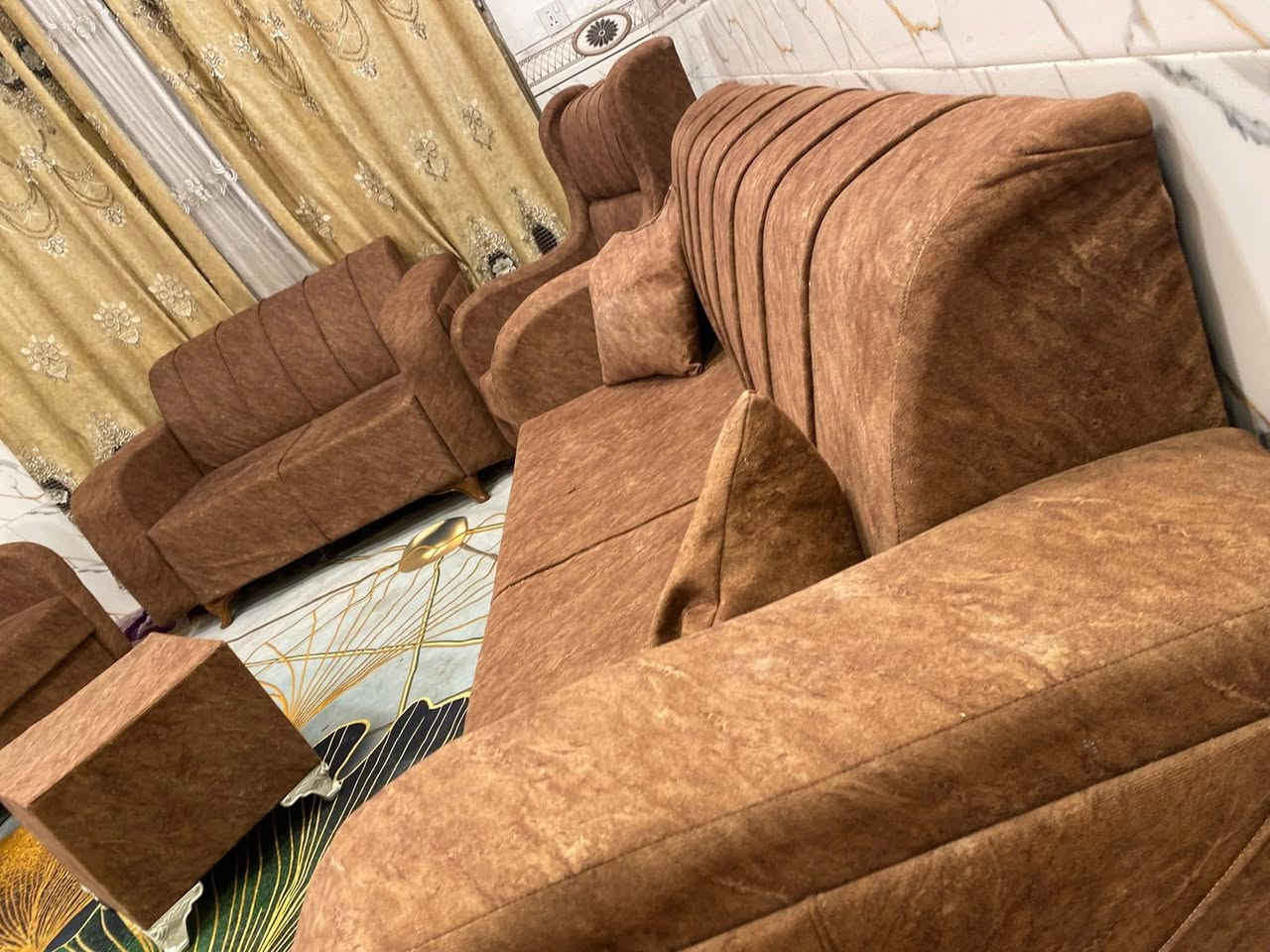 تخم 10 مقاعد نضيف اي ضرر مابي السعر 250 وبي مجال المكان كربلاء ***********
