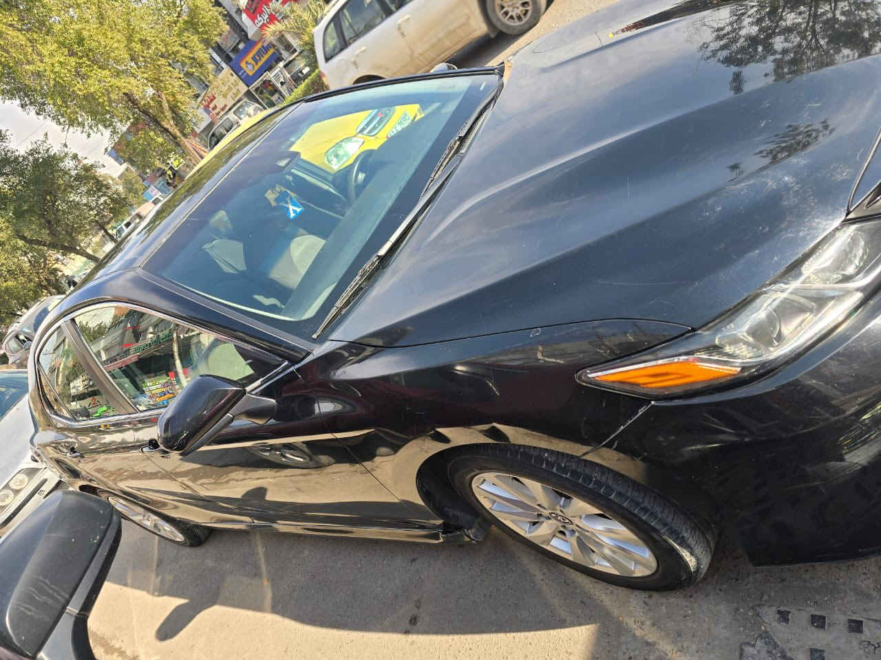 سلام عليكم 
سياره كامري 2018
الضربه في الجزء الخلفي (الجنطه )
سعرها ١٦٣ وبيها مجال بسيط 
مكاني بغداد البنوك 
***********
