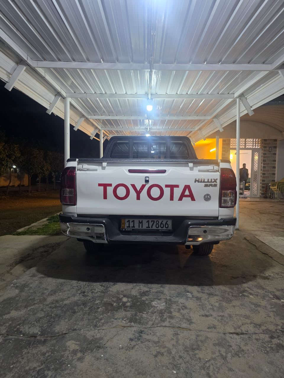 تويوتا هاي لوكس 2016  سيد نهرو بدون صبغ بدون حادث سياره جاهزه بدون اي نقص رقم بغداد تحويل ثاني يوم بإسمي صدر تبريد شغال محرك مامفتوح تخم تاير جديد السعر 24 الف وبيها مجال بسيط
المكان ناحية الصقلاوية 
رقم الهاتف ***********
