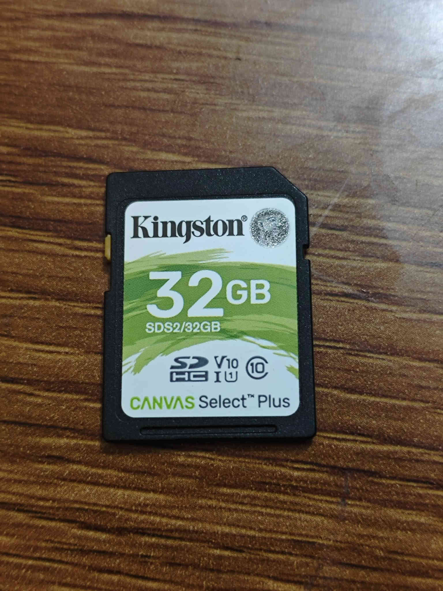 Nikon D3200
عدسة 18-55 ملي

يجي وياهة شاحنة اصلية وبطارية وجنطة ومساحة 32 غيغا

للمصداقية قفل البطارية الاصفر بيه مشكلة ما يكدر يكعد البطارية لوحده بس غطاء البطارية نفسه يكدر فرجاء مهم لا تضيع الغطاء

السعر 225 الف وقابل للتفاوض شوية

يا تجي لموقعي(بالحلة حي الحكام ورة مول الحسن) يا توصيل بس ما مضمون لأن الصراحة اول مرة حجرب توصيل منتج بس ان شاء الله خير

 الرقم *********** موجود وتساب
