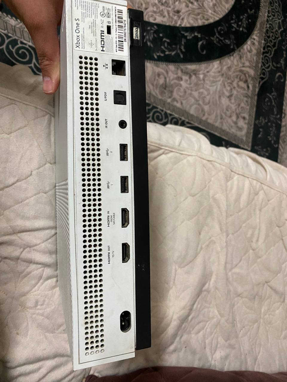 اكس بوكس وان اس
ذاكرة 1 تيرا
جهاز مفتوح فقط تنظيف علئ فحص من باب البيت
السعر 150 ما اكو هيج سعر ابدا
ملحقات كاملة
مكاني بغداد بسمايا (متوفر توصيل)🚚


**إذا كنت صاحب هذا الإعلان وتريد حذفه لأي سبب، رجاءا أرسل رسالة إلى الدعم الفني**