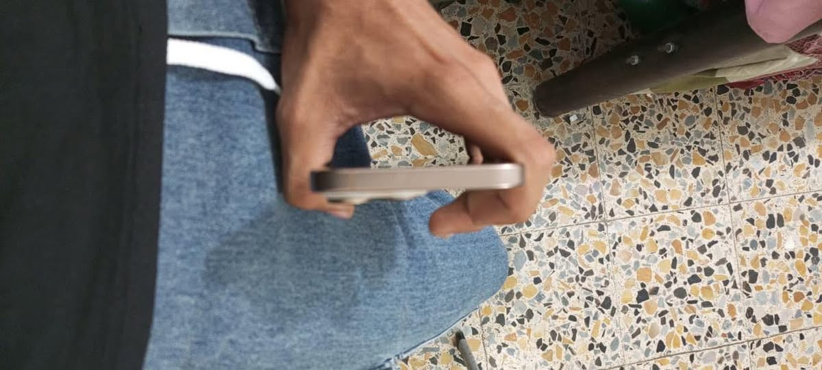 ياالله السلام عليكم
من رخصه الادمن
16￼ bro Max￼ الجهاز بعده بضمان الماستر ذاكره 256 بطاريه ٩٦ مشحون ٣٣٠ مره فقط الجهاز مبدل شاشه  نوعيه اصليه تجي تفحص واشوف بعينك الجهاز نضافته عاليه كلش بس مجرد الشاشه اثر وكعه خفيفه مكاني بغداد حي القاهره 
***********  موجود واتس وخط

