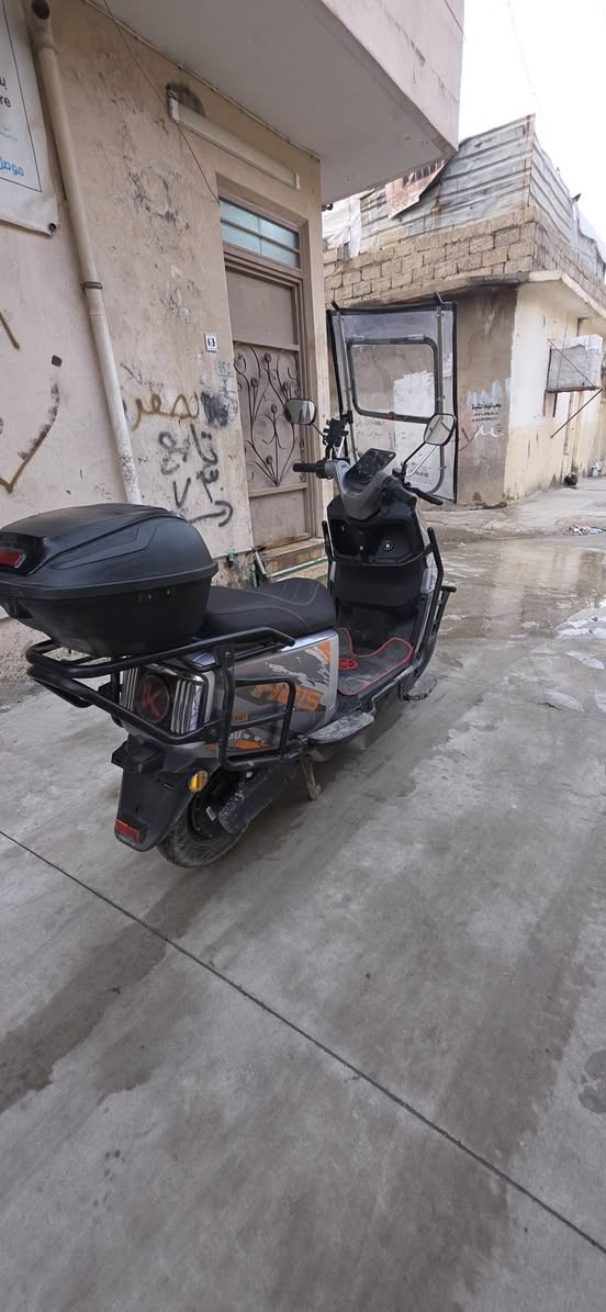 سلام عليكم 
ماطور شحن للبيع 
المواصفات👇
سرعه 150 حقيقي 130 
3 سرعات 
نظام بك 
دبل اسطاب +مانع انزلاق اسطاب الورا هوا كدام وهوا ورا بنفس الوقت حته اثناء الشته يمنع الانزلاق +اسطاب كدام وحده 
بطاريات 6 دبل يمشيك فوك ال 60 كيلو متر 
بي بل صندوك مالتو مكان بطاريه ليثيوم والشحن مالها من جه الجوزا مال مفاتيح يعني تكدر تخليله بطاريه ليثيوم 
نظام تثبيت سرعه 
من الاخير ماطو فول المفول 
نضيف حيل وتاخذه شرط مني 
دبل اشاره خلاط 
حييل ماطور نضيف وتاخذه وتدعيلي وتكدر تعتمد عليه السعر 
950 بس 
رقمي *********** 
وتكدر تراسلني ع الخاص
