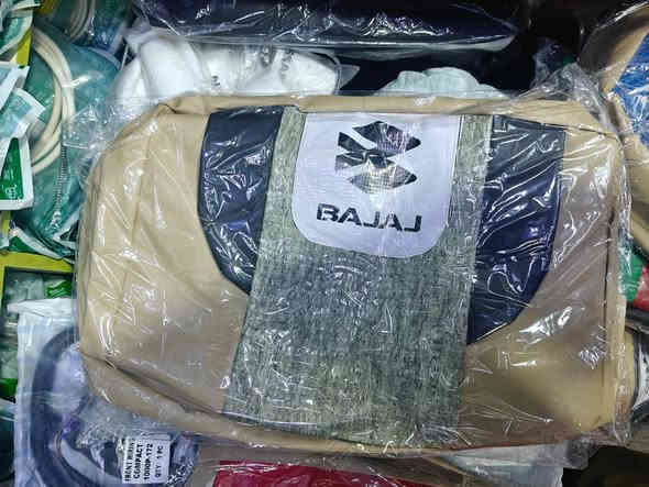 السلام عليكم ورحمة الله وبركاته يتوفر لدينا جميع انواع الدوشمة الخاصة بالتك تك والبردات الجانبية  المطرية الشتائية وحسب الطلب جملة ومفرد للتواصل ***********
