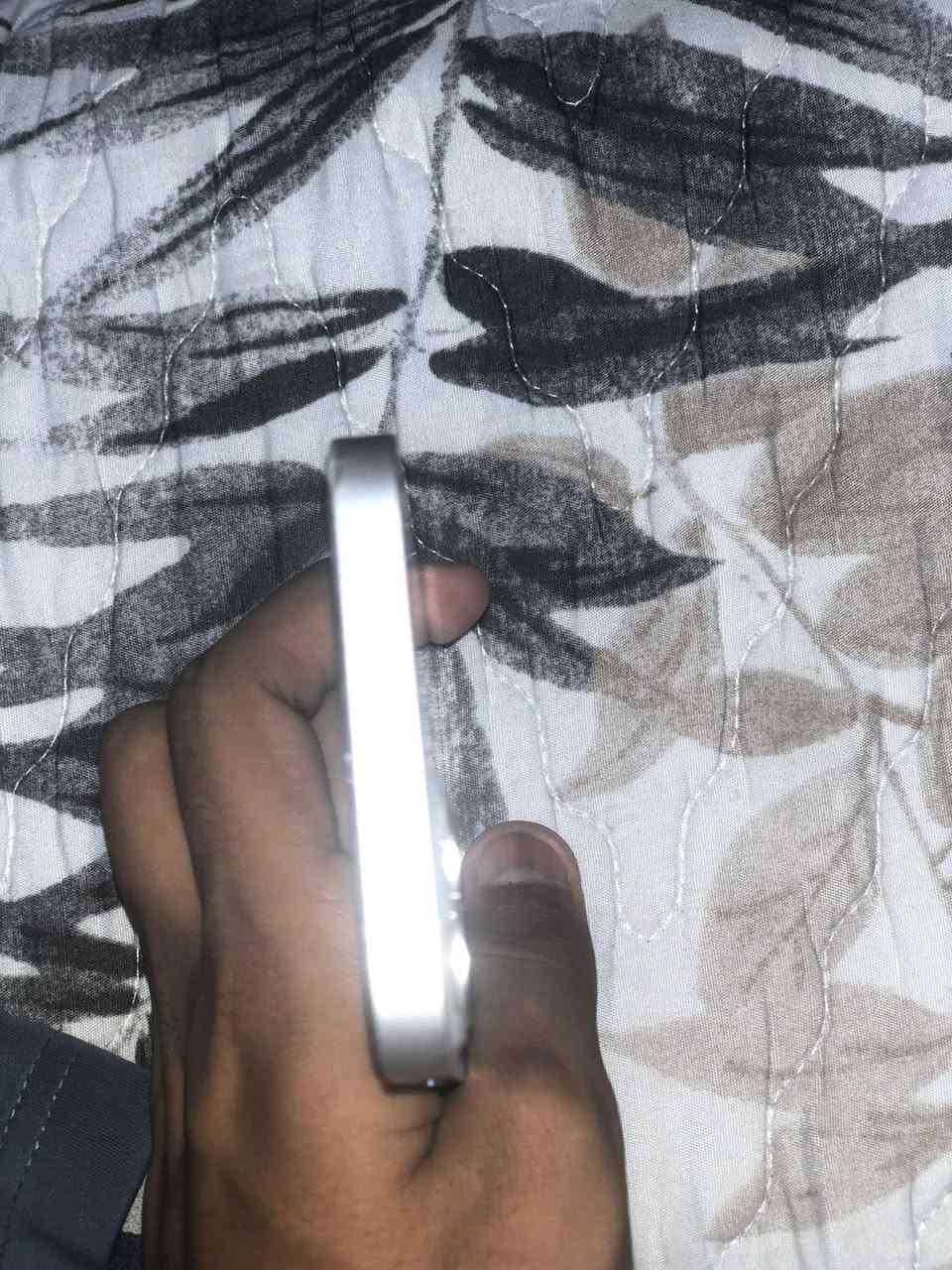 ٠
السلام عليكم ايفون ١٣ عادي مكفول  وتر بروف بس بطاريته خدمه ٧٩ لون الأبيض المميز وجهاز نضيف كلش وين ما تريد تفحص افحص مكفول من كلشي لاستفسار مراسله الصفحه


**إذا كنت صاحب هذا الإعلان وتريد حذفه لأي سبب، رجاءا أرسل رسالة إلى الدعم الفني**