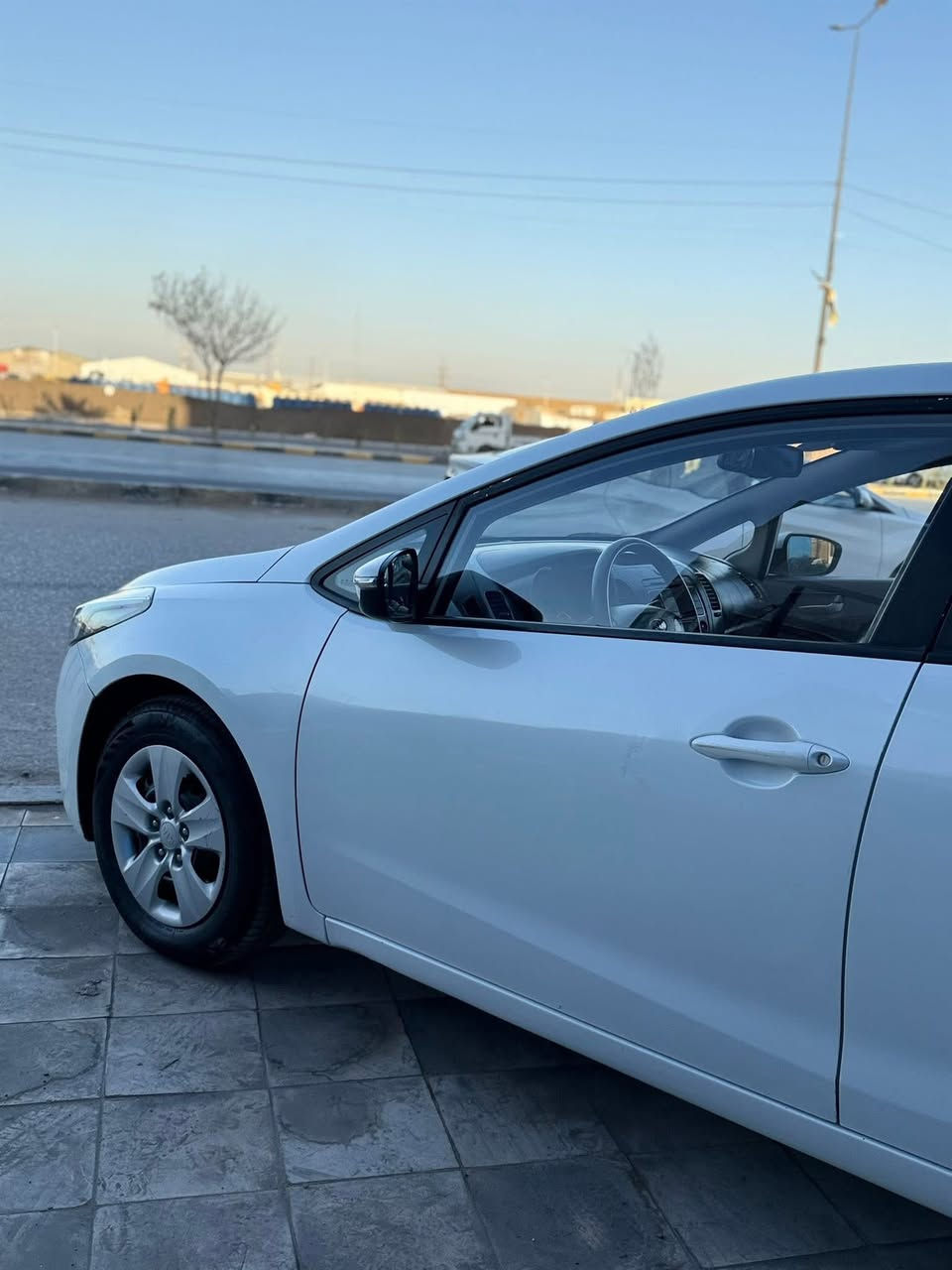 سلام عليكم سيراتو موديل 18 مكفوله سياره مكينه كير تبريد كلشي جاهز مكفوله من تبديل صبغ ضربه ماشيه 95 سياره مكانها نجف رقم اربيل اتصال فقط ***********
