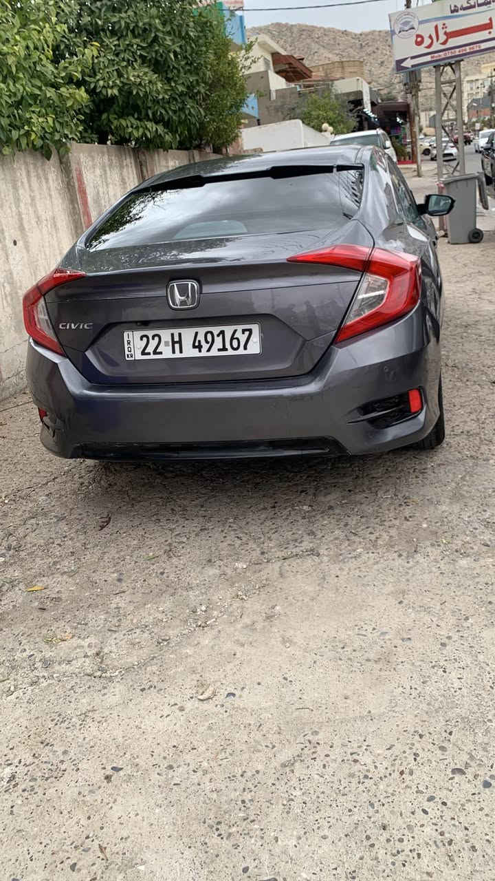 هوندا سيفيك ٢٠١٦
محرك ٢.٠ سيارة ماشية 210km
صبغ حرف L بخ بدون معجون سيارة كبس 
رقم سنوي جديد 
مكان السيارة دهوك 
*********** WhatsApp دهوك, العراق
