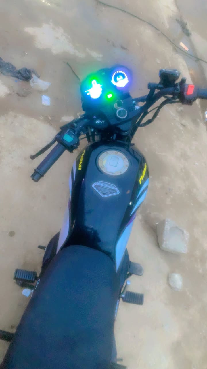 السلام عليكم  دراجه نامه برو دراجه كلش نضيف وماشيهً 8000 مكاني بغداد الاتصال. على هاذا الرقم *********** شرط النكرهً سلف
السعر 1250 وبيههً مجال
