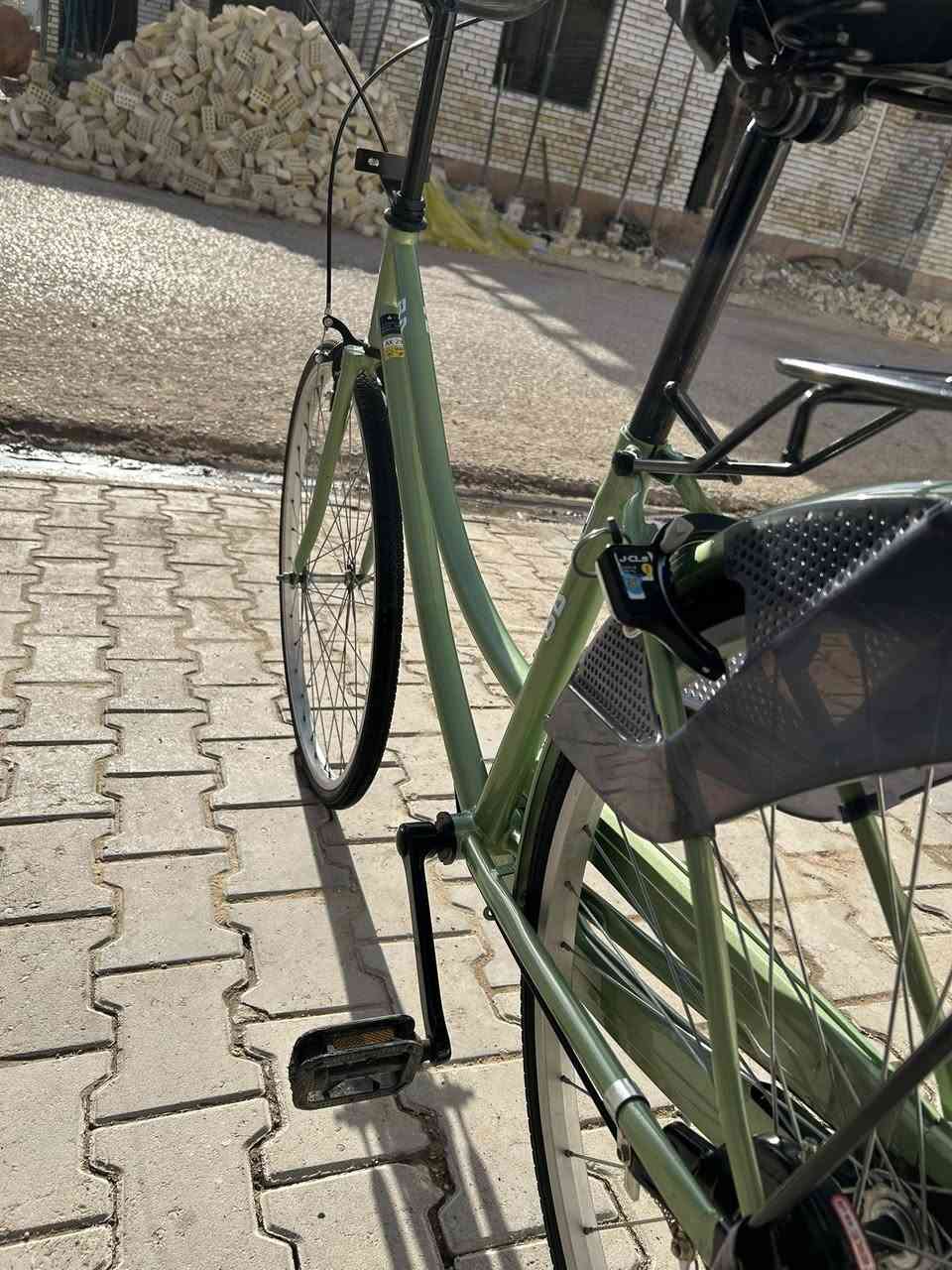 سلام عليكم
بايسكل للبيع 
لون مميز 
مديل 21
مكاني كوفه سايدين ميثم التمار
***********
او مراوس
