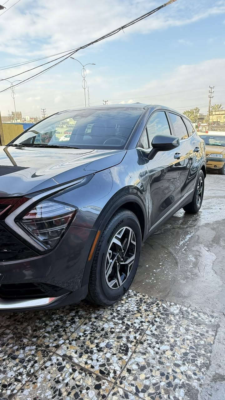 السلام عليكم
سبورتج 2024 موديل
 بدون رقم
 /السيارة وارد امريكي  ضرر جداً بسيط  
 حادث امامي بارد بل جاملغ ورصعه بل بنيد 
ضرر بل بدنه 
مواصفات LX
محرك 2500
لايت زينون عالي ناصي
Led لد نهاري 
رادار امامي خلفي ومانع تصادم 
حساس خلفي بلادي
اوتو هولد 
شاشه تدعم كار بلي 
تحكات استيرن جهتين
كروز سرعة
مانع انزلاق ومانع انحدار
أنظمة قيادة متعدده 
تبريد قطعتين  
اطفاء ذاتي 
وتوقف ذاتي 
سايد بريك كهرباىي
اشاير بل مري

----- 
عداد 17 ميل 
بغداد الزعفرانيه الرشيد
***********
السعر 165 وبيه مجال قليل
