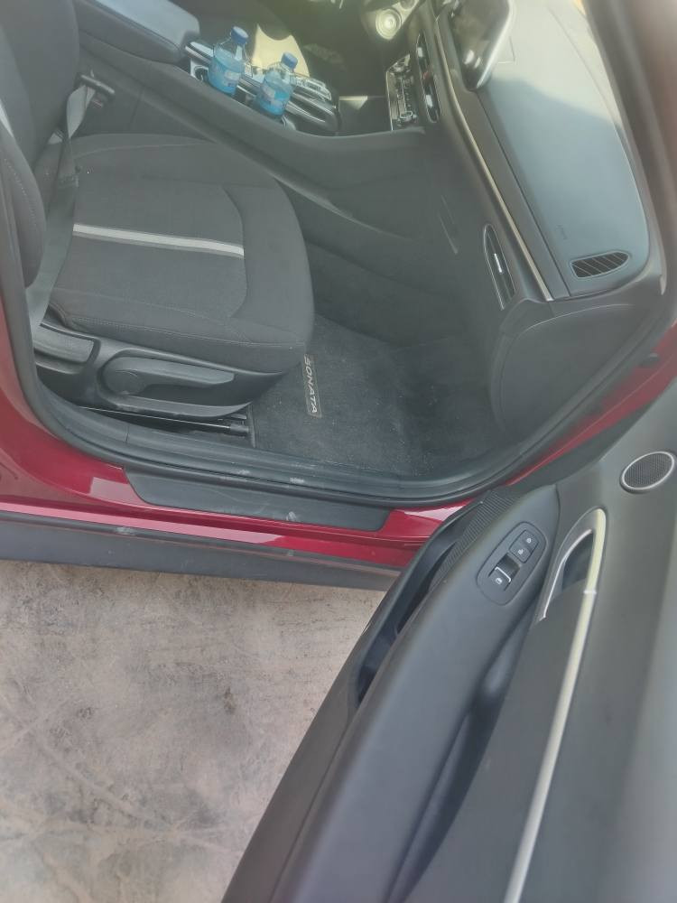 سوناتا موديل 2023 ماشي ٢٨الف سيارة جديدة بسمي شرط تحويل او وكاله بيهه جامرلغ خلفي مع باب سكن بدون دواخل بجم كبس شراي خابر*********** مكان سيارة كركوك قادسيه كركوك, العراق
