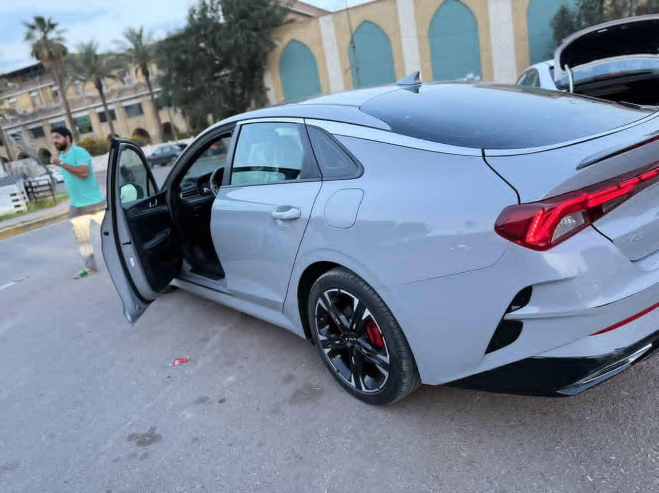Kia k5 2024 GT line
محروك 1600 تيربو 

اللون سمنتي 

الرقم كاتي 

 مواصفات 

مثبت سرعة 

رادار امامي 

بصمة ترحيب

سايد بريك بصمة 

مانع انزلاق 

حساس اطارات 

بك لايت لد كامل 

شاشة كبيرة لمس 

كاميرا 

حساسات أبواب 

مراقبة النقطة العمياء 

إشارات بالمري جانبية 

سترين D shape رياضي 

مقعد سائق كهرباء 

نظام قيادة 5وضعيات 

تحكمات سترين جهتين 

اوتو هولد 

تشغيل عن بعد 

شحن وايرلس 

محدد سرعة 

تحذير من الاصطدام 

بانزين فتح بصمة

ملاحظة (حادثة كلش بسيط قطعة وحدة الجاملغ فقط و الباقي مكفول كير محرك تبريد و طاك ايرباك ستيرن فقط السيارة نضيفة بمعنى الكلمة و بيهة مهلة للترقيم اكثر من شهرين)

السعر (168ورقة)

رقم الهاتف (***********) و بي واتساب
