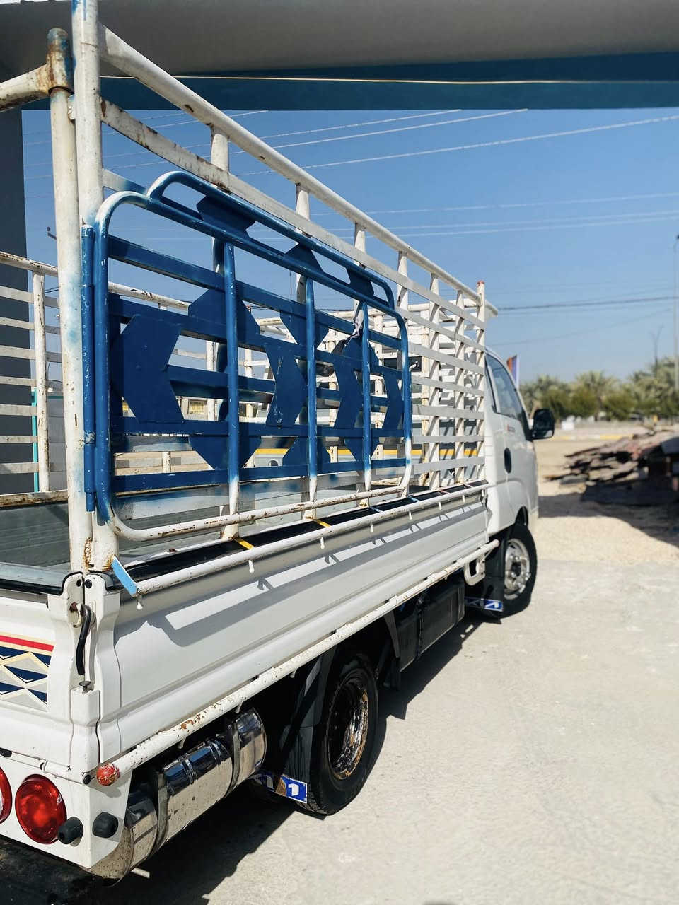 السلام عليكم فحل. موديل 2022
ماشي. 125 الف.  
مكفول.  180. وبي مجال 
رقم بابل.  بأسمي
مكان سيارة كربلاء.                                                                 غير متوفر. على الإنترنت 
***********
