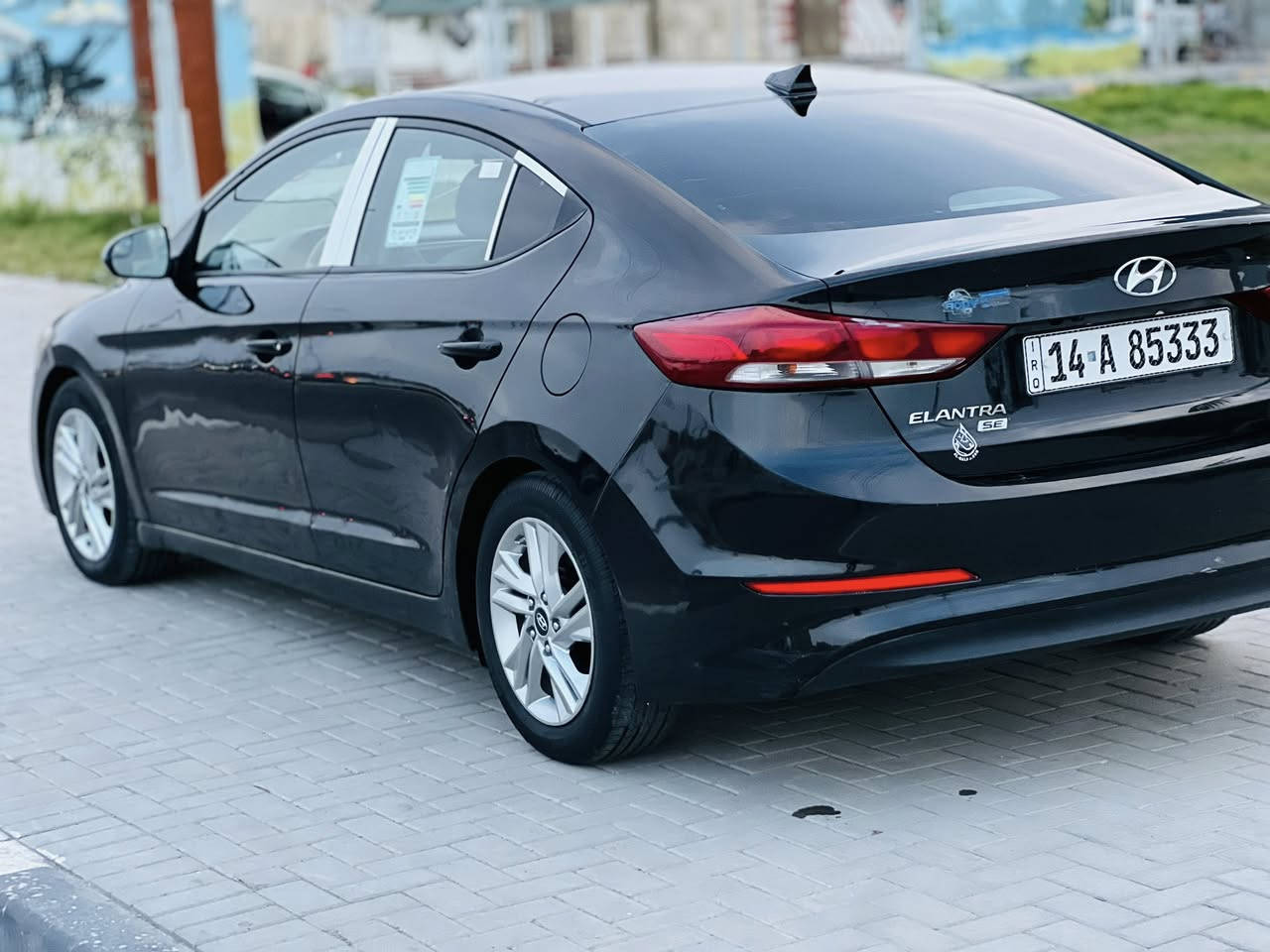 النتره 17 رقم بصره تحويل ثاني يوم سنويه ل30 

مكينه 2000 كير AT حداده جديده تخم تاير جاهزه من كلشي 
السياره ليبل واحد بدون اي تبديل فقط باب السايق تصليح  نفسه ومصبوغ وباب العبري كلير من امريكه  وفحصهه ناشره 

ملاحضه( قبق الدوسه اليمنه مبدله فقط الكفر ) ومعروفه الدوسه ما محسوبه ). المكان البصره القبله ‬

‭0773 860 0987‬           السعر 110
