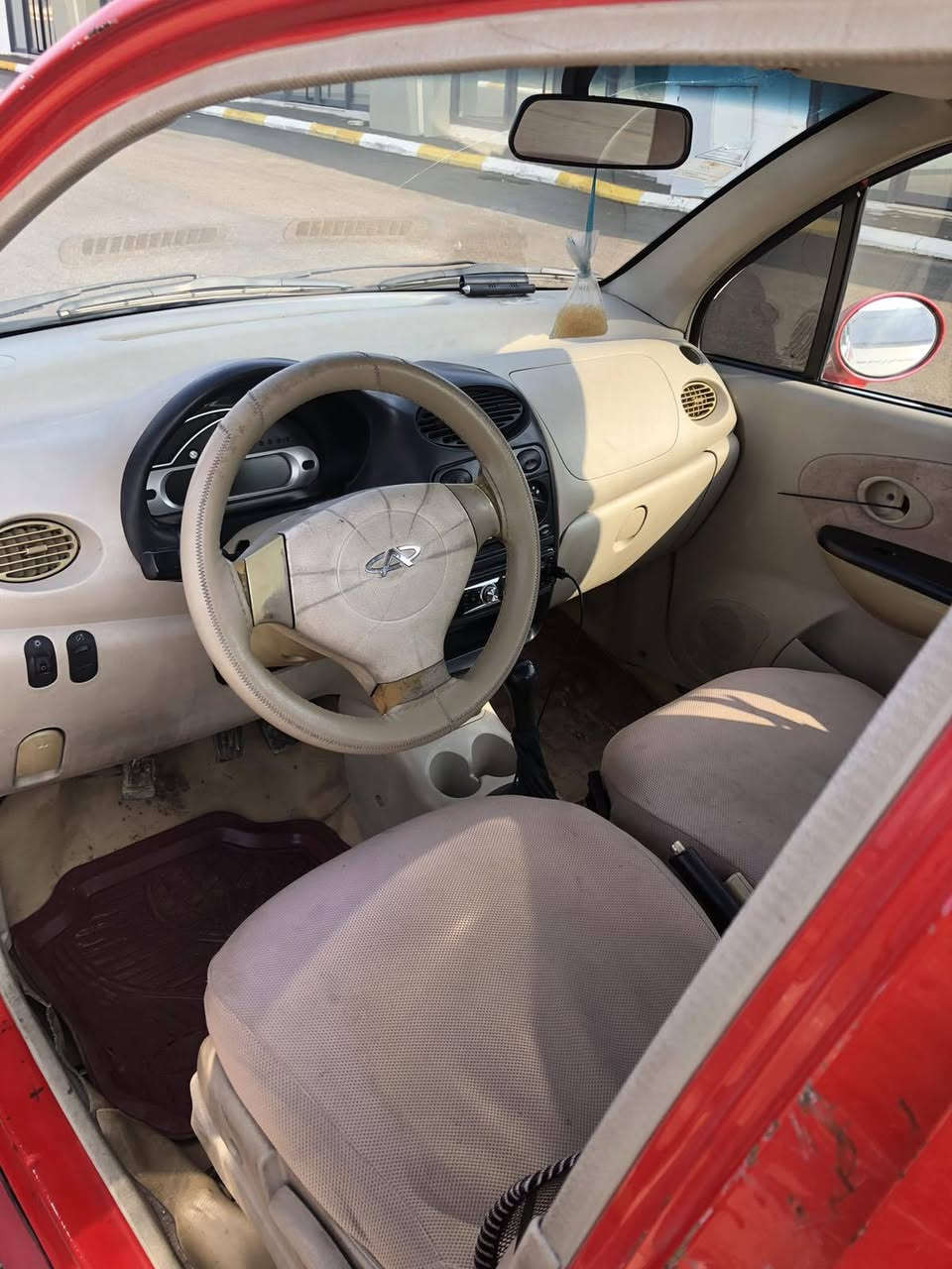 شیری مۆدیل2012 گێڕ عادی سنەوی پلاستیک دەعمو بۆیاخی نیە ته برید ساردوو گەرم عیشە دەکات هیج مەسروفی تیانیە هەموگیانی لەسر دەقەی شەریکە ماوە کارابای کامل مەزبوتە جوارتایەو ویلی لۆکی لەسرە هەموگیانی بەشەرت ئەفرۆشم ماڵی دۆستە سیارە کە زۆرزۆر پاکوخاوێنە سعری 26وەرەقە ژم***********؟؟؟*********** شێون سلێمانی
