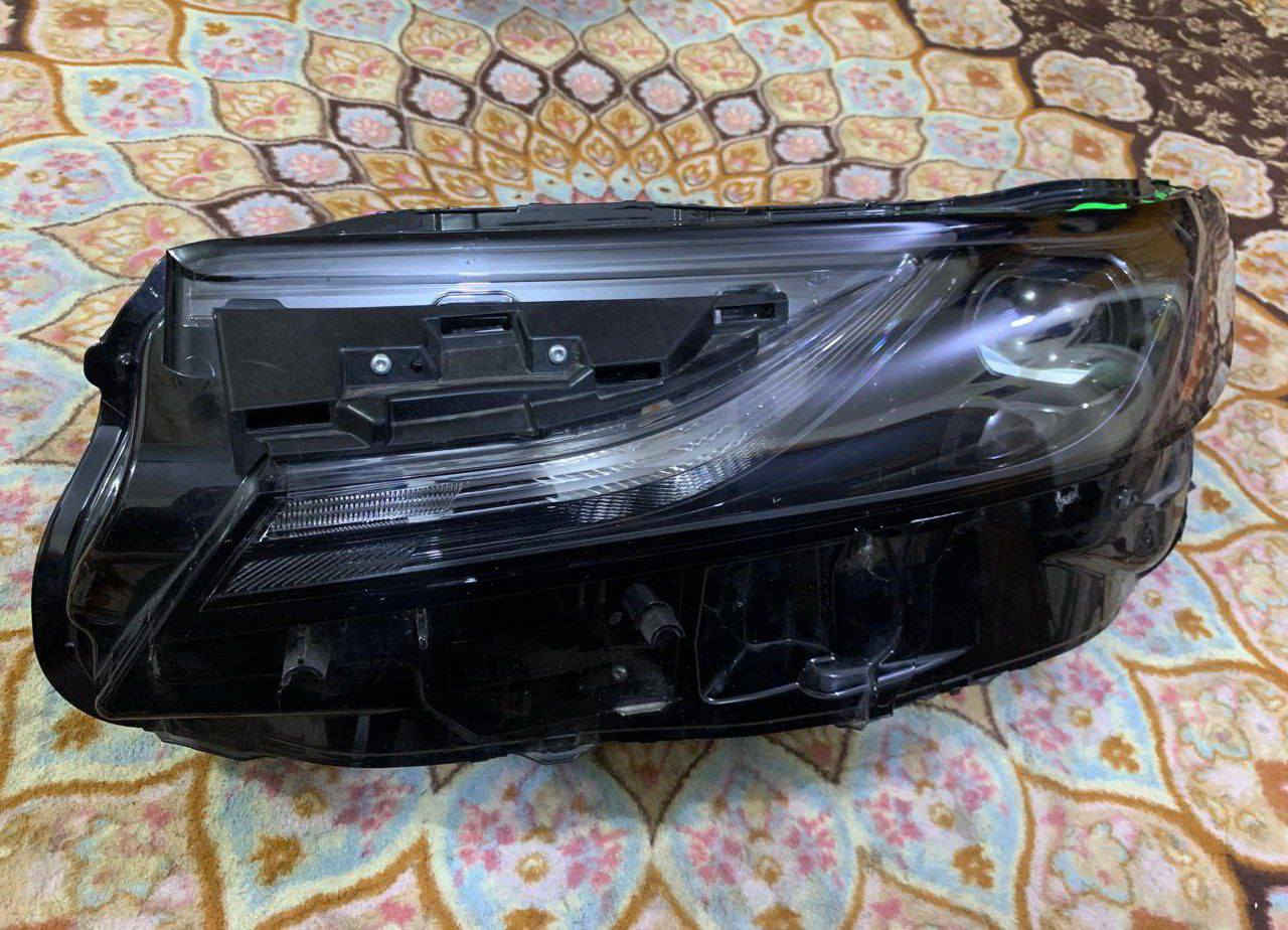 سلام عليكم للبيع لايت كامري 2025  جهة السايق اصلي اصلي اصلي مو تجاري و لا صيني ملاحظة القواعد الي ينشد بيهن البراغي مكسرات السعر 110 الف و بي مجال الاتصال على الرقم *********** المكان 
بغداد - الدورة - شارع 60
