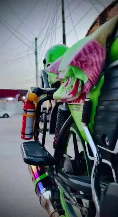 السلام عليكم دراجه دايون نفخ للبيع
موديل 22 اوراق اصولي دراجه كامله وزياده
مابيهاا اي نقص صالنصه رياضي وموجوده الاصليه
الويل وبعض الاغراض صبغ جماليه مال سيارات انفس الون
السعر مليون و800 وبيهاا مجال عنوان كربلاء حي العسكري
رقم الهاتف ***********
اثير ***********
