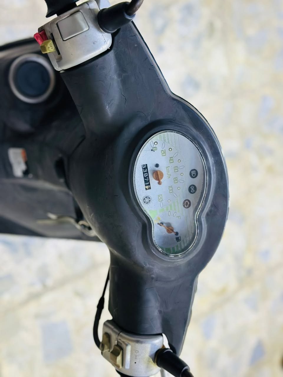 السلام عليكم دراجه فله للبيع
دراجه نصيفه كلشش صار اسبوعين من نزلت من الرمبه 
مكينتها خرسها ناعمه كلشش دراجه جديد اخت الزيرو كفاله عامه كلها بلاديه برغي ما مفتوح موديل 2011 ماشيه 33الف  بيها العنوان ميسان نهاوند قرب البطاقه السعر واتساب المو شراي لا يراسل رجائاً
رقم ***********
