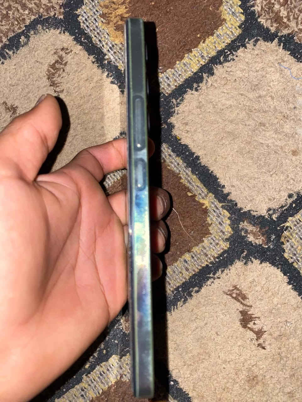 سلام عليكم شباب 
فيفو📱
كامل موصفات اي خلل مابي 
بس فطر بضهر فقط 
اي خلل بي مرجوع 
مكان حله شارع 100
موجود خاص  وتساب...... ***********
